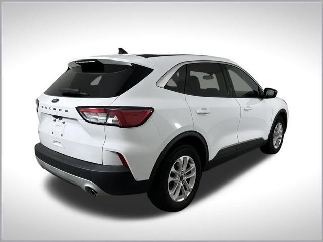 2022 ford escape se
