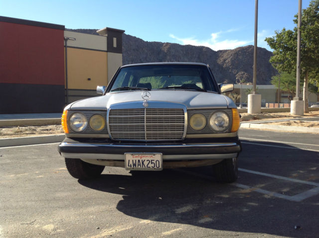 1985 mercedes-benz 300d base sedan 4-door 3.0l daily driver