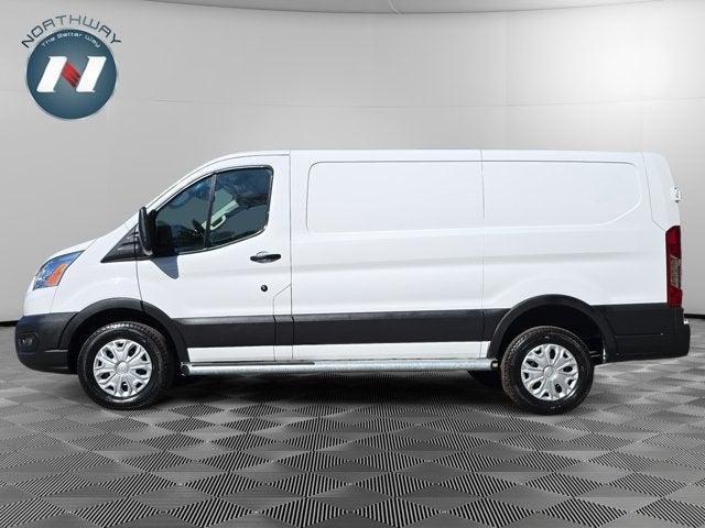 2022 ford transit-250 base