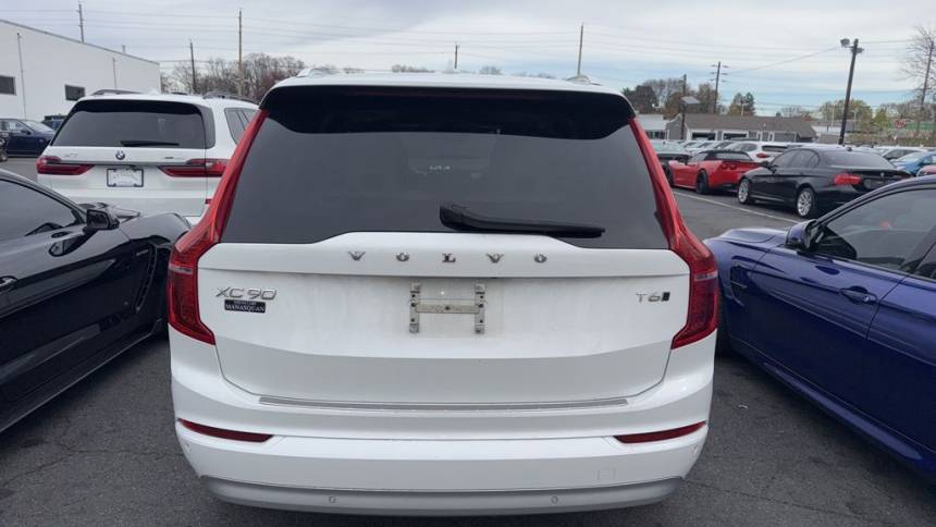 2022 volvo xc90 t6 momentum 7-passenger