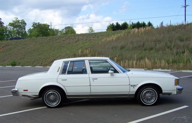 a pristine 71k survivor org paint loaded olds sedan 4dr not a 2dr coupe or 442