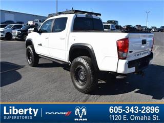 2017 Toyota Tacoma trd sport