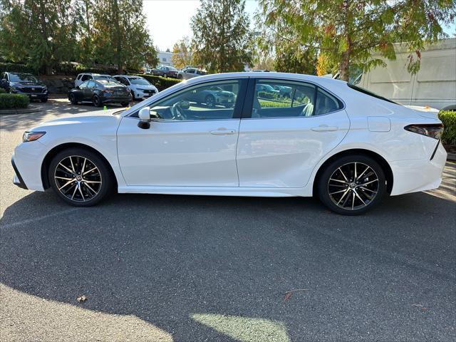 2022 toyota camry se
