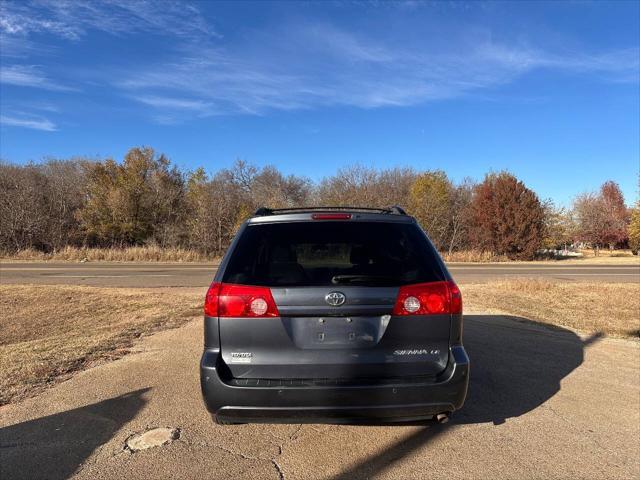 2008 toyota sienna le