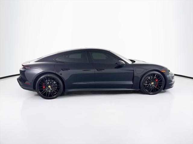 2022 porsche taycan base