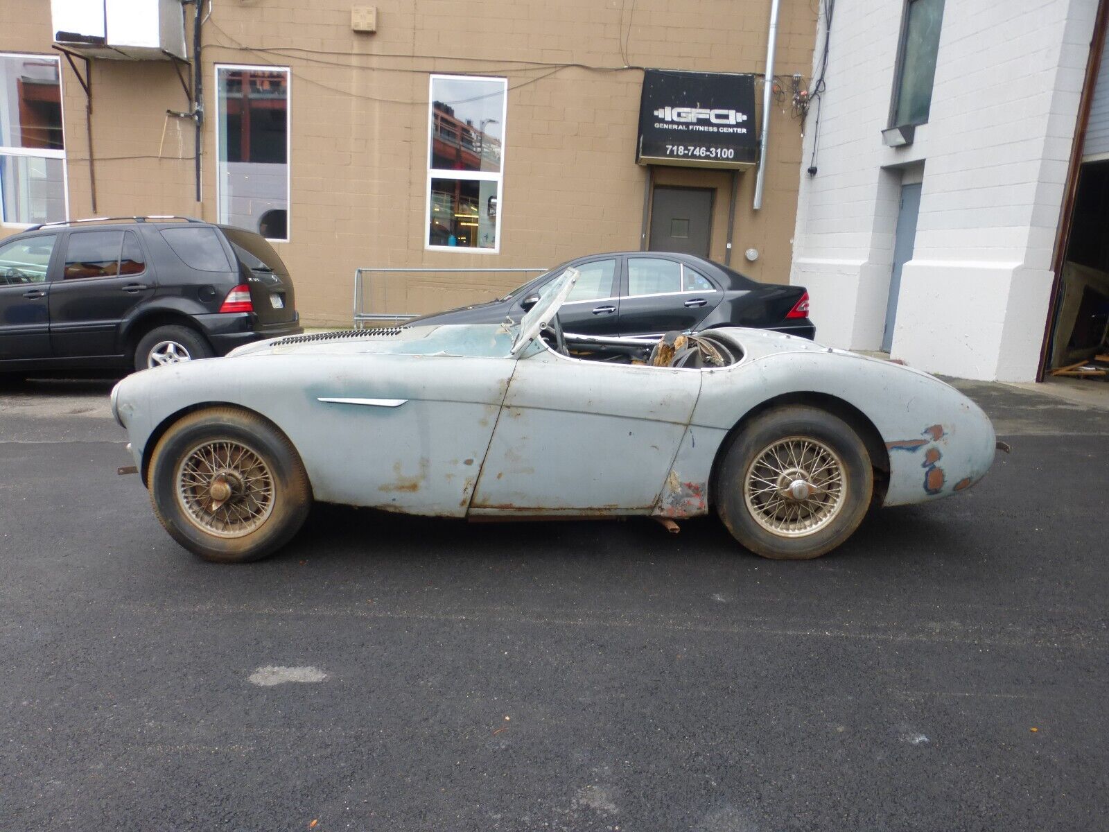 1954 austin healey 100-4 bn1 with 4 speed and 2 tops