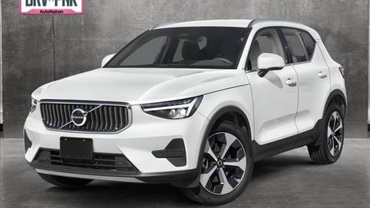 2025 Volvo XC40