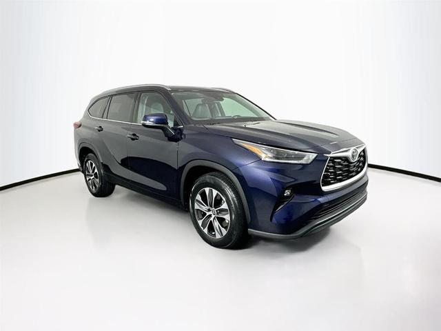 2021 toyota highlander xle