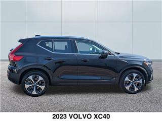 2023 Volvo XC40 b5 plus bright theme