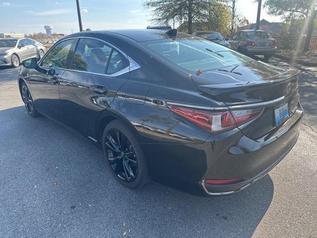 2022 lexus es 300h f sport