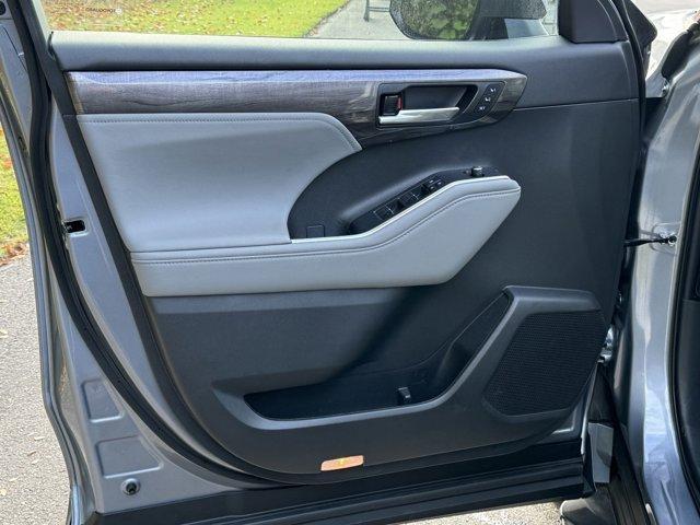 2023 toyota highlander l