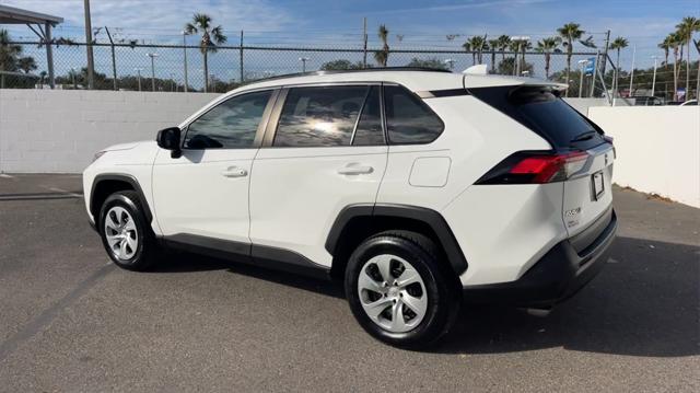 2021 toyota rav4 le