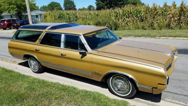 hard-to-find vista cruiser, awesome skypanel roof, 455 v8, 400 trans no reserve
