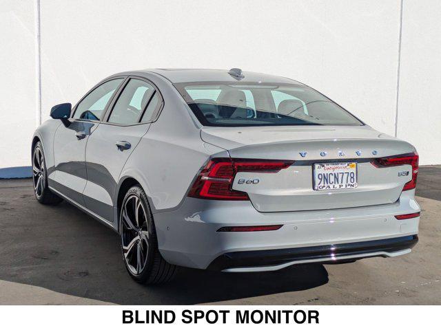 2024 volvo s60 b5 plus dark theme