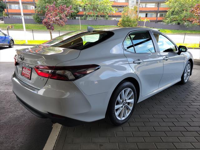 2022 toyota camry le