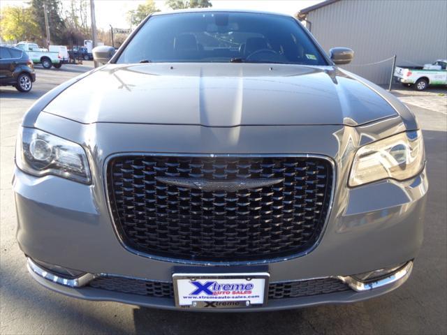 2019 chrysler 300 s