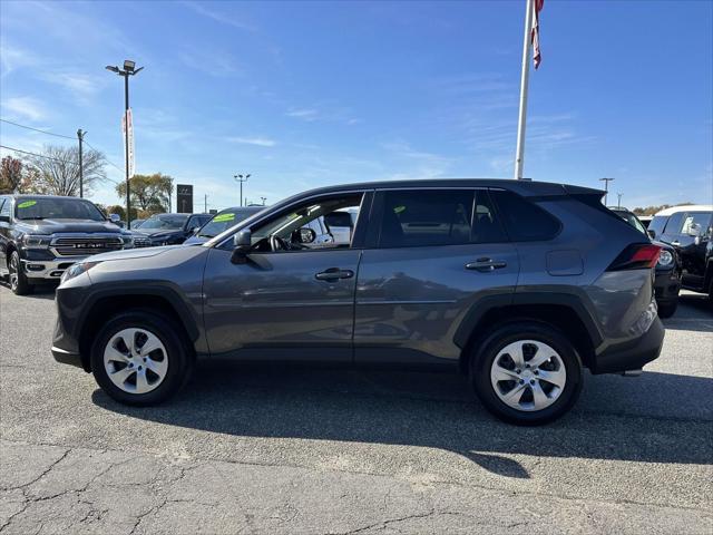 2022 toyota rav4 le