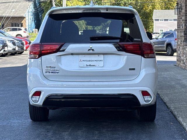 2022 mitsubishi outlander phev le
