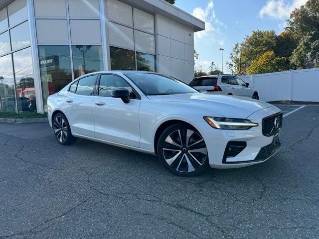 2022 volvo s60 b5 awd momentum