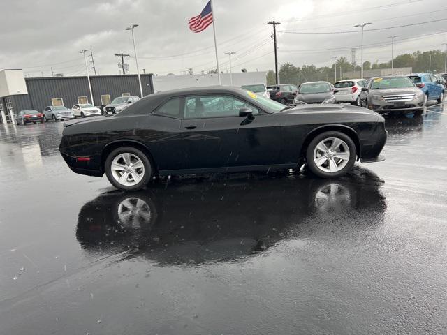 2023 dodge challenger sxt