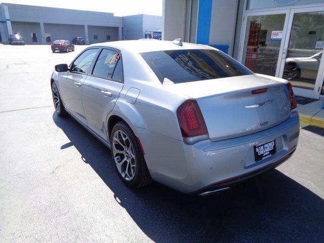 2018 chrysler 300 s