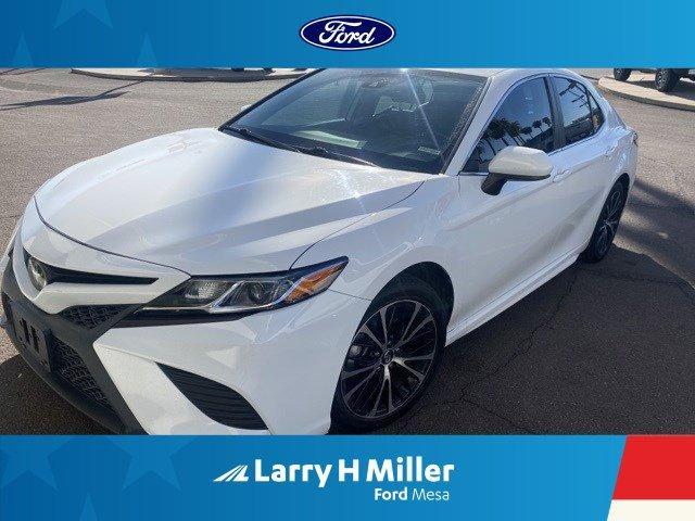 2020 toyota camry se