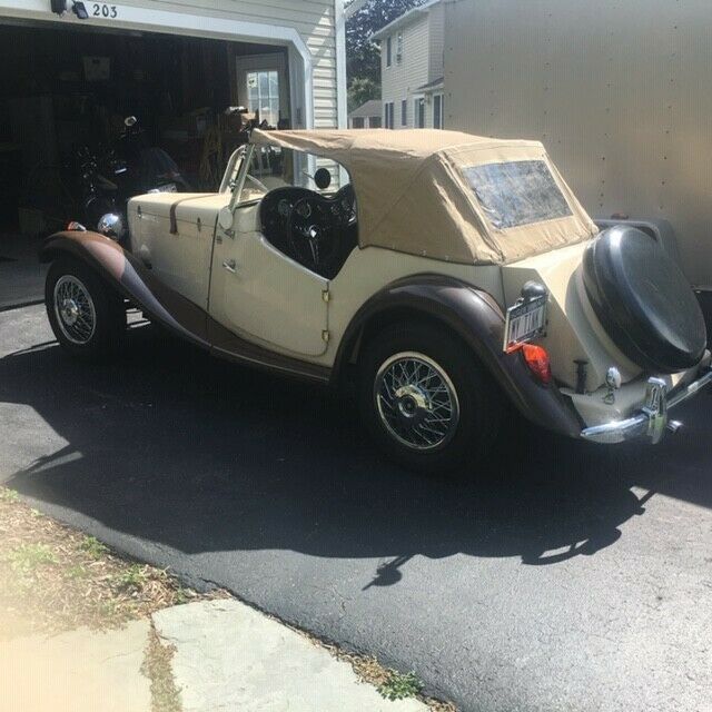 1952 mgtd replica, head turner, runs great! *reduced, must go before snow*
