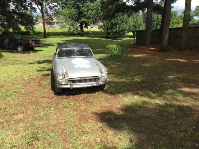 rare early 1963 mgb steel dash and pul handle doors runs good