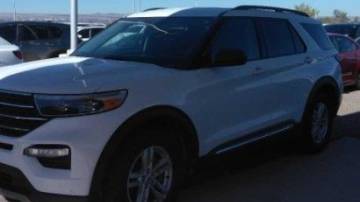 2023 ford explorer xlt