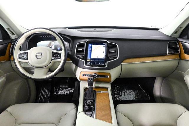 2022 volvo xc90 t6 momentum