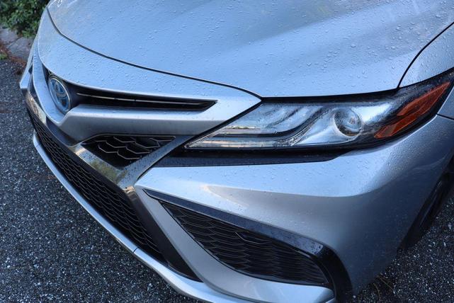 2022 toyota camry hybrid xse