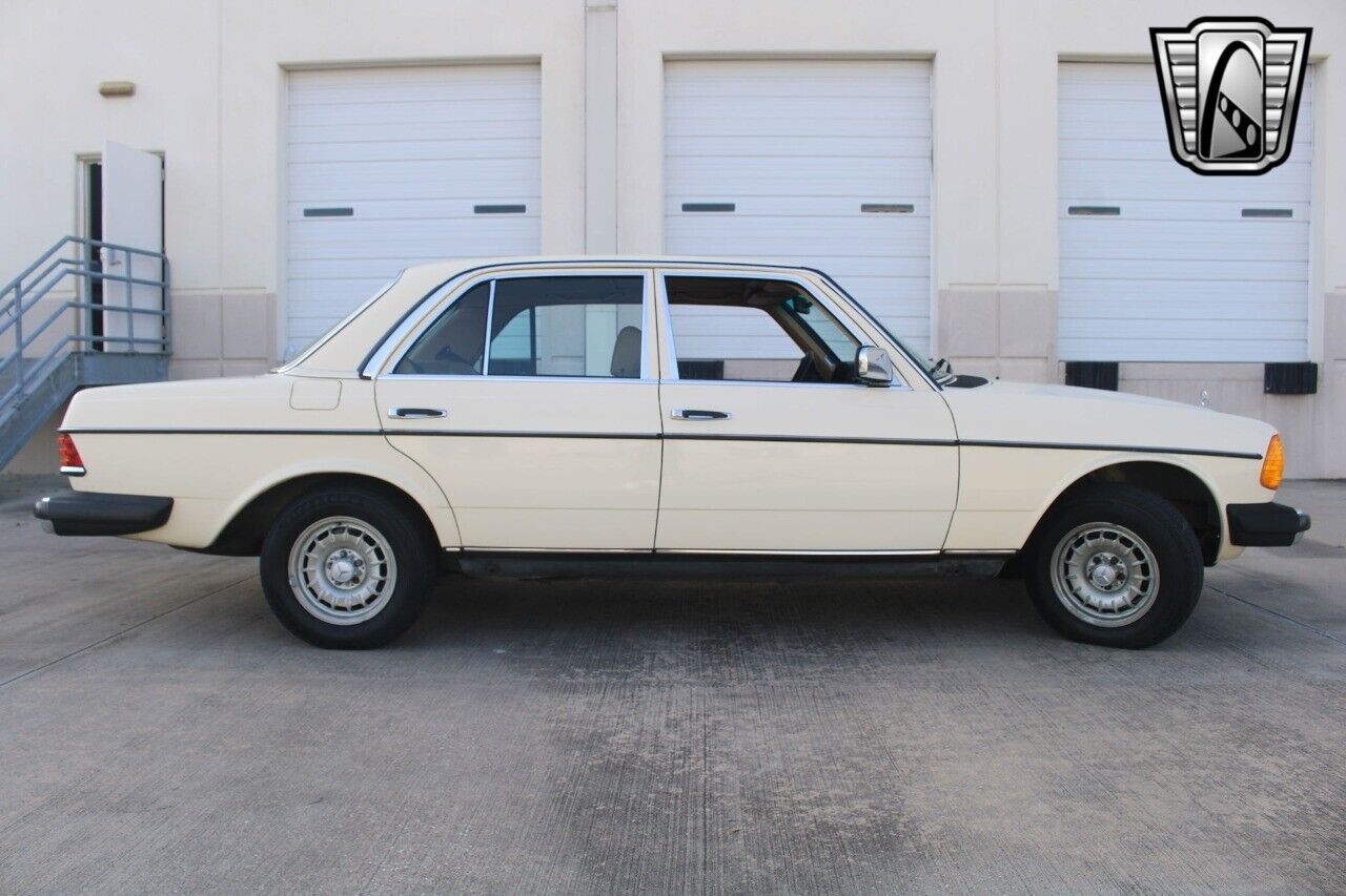 1985 mercedes-benz 300-series