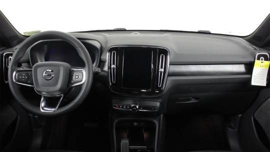 2024 Volvo XC40
