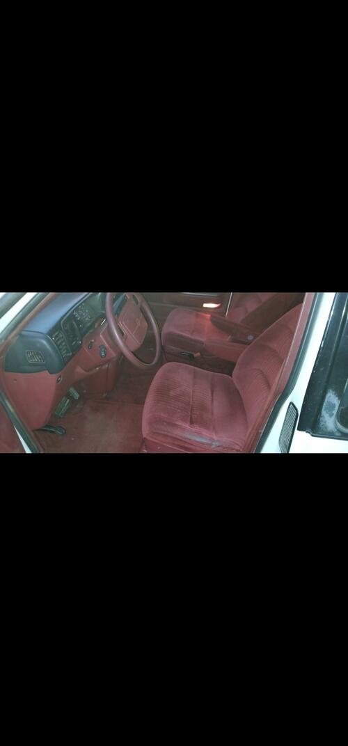 1994 plymouth voyager, 3.8 liter, everything works, ac, power seat, power locks
