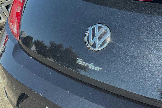 2013 volkswagen beetle base