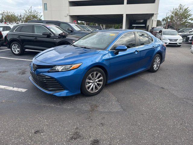 2019 toyota camry le