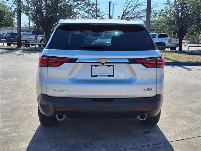 2022 chevrolet traverse ls
