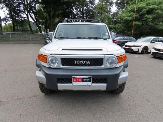 2014 toyota fj cruiser base