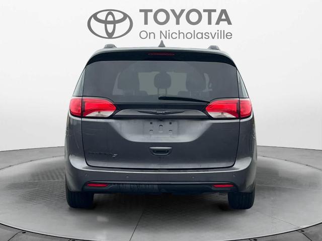 2020 chrysler pacifica touring-l plus