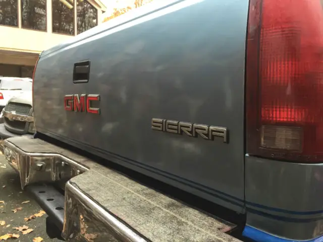 1990 gmc 2500.. 12,900 miles!!! 1 owner!! 4 speed!! restored
