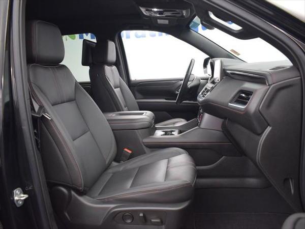 2022 chevrolet suburban in milwaukee, wisconsin
