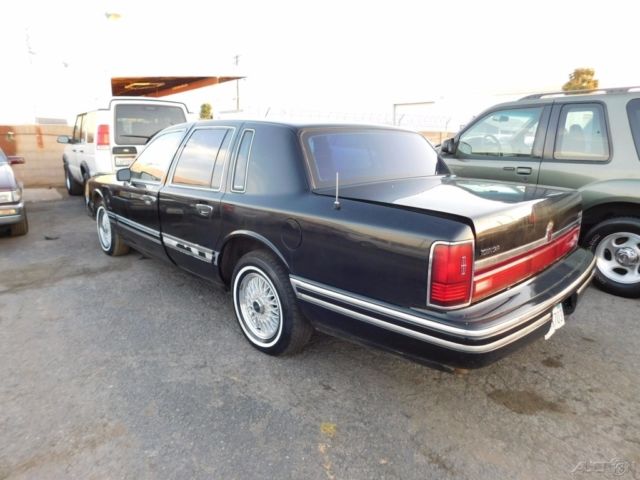 c 1992 signature 4.6l v8 16v automatic sedan premium no reserve