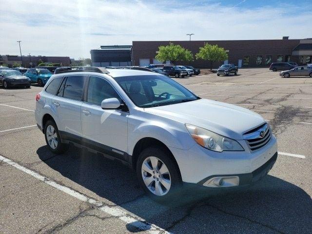 2011 subaru outback 2.5i premium in rochester, michigan