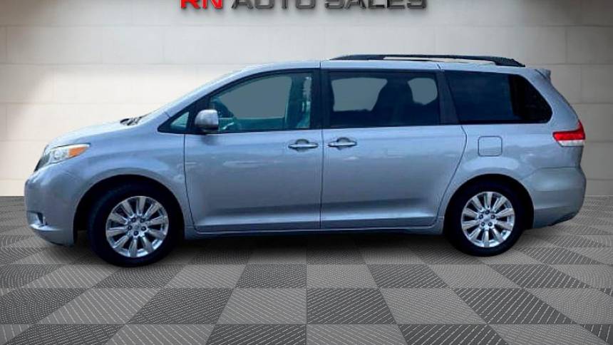 2011 toyota sienna