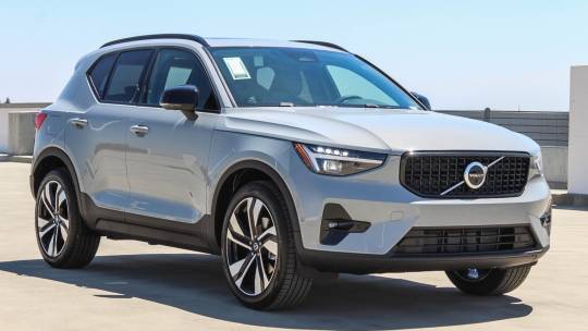 2025 Volvo XC40