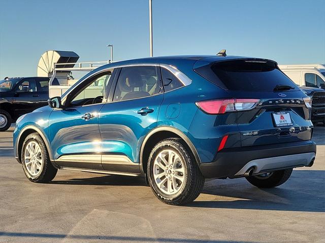 2020 ford escape se