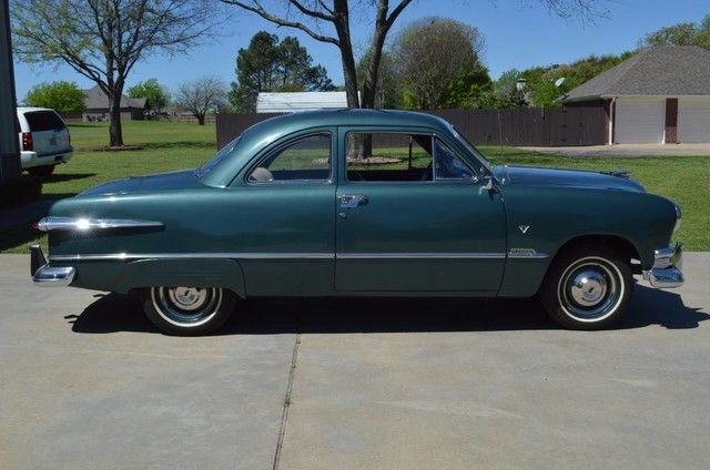 flathead v-8, no rust, very period correct, very fun to drive! 130+ pictures!