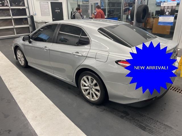 2018 toyota camry le