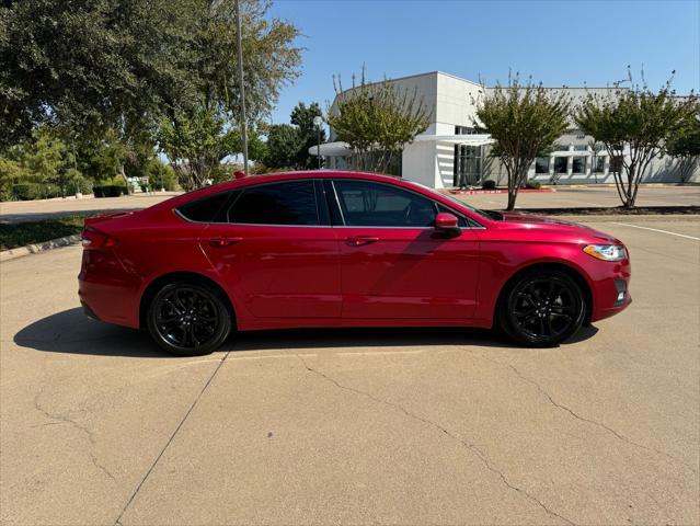 2020 ford fusion se