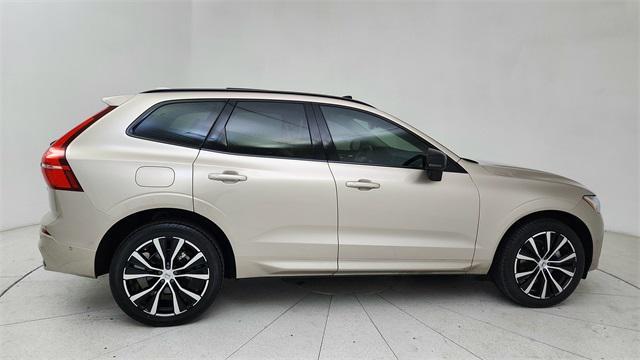 2024 volvo xc60 b5 plus dark theme